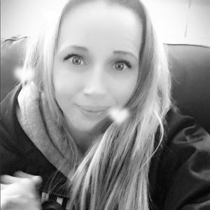 Meet your Posher, Alicia